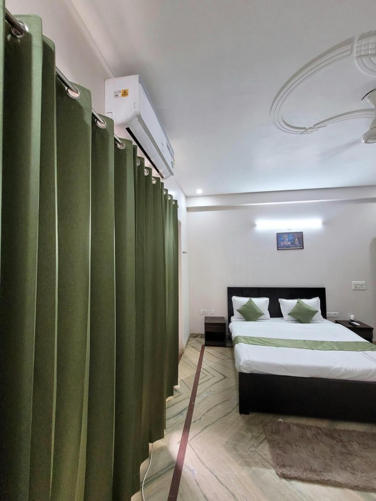 Raj Residency Stay Ґурґаон Екстер'єр фото